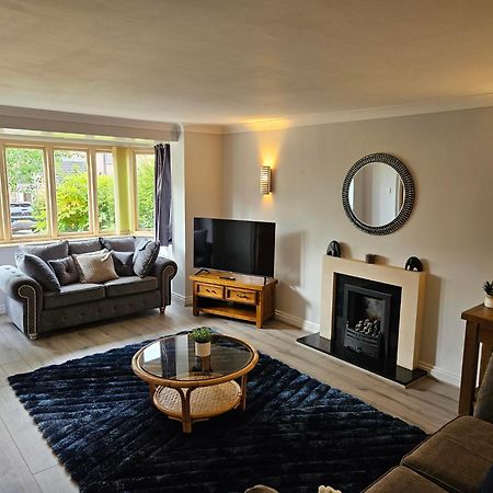 Redcot Gardens Stamford 4 Bed Contractor Familt Home With Parking Екстер'єр фото