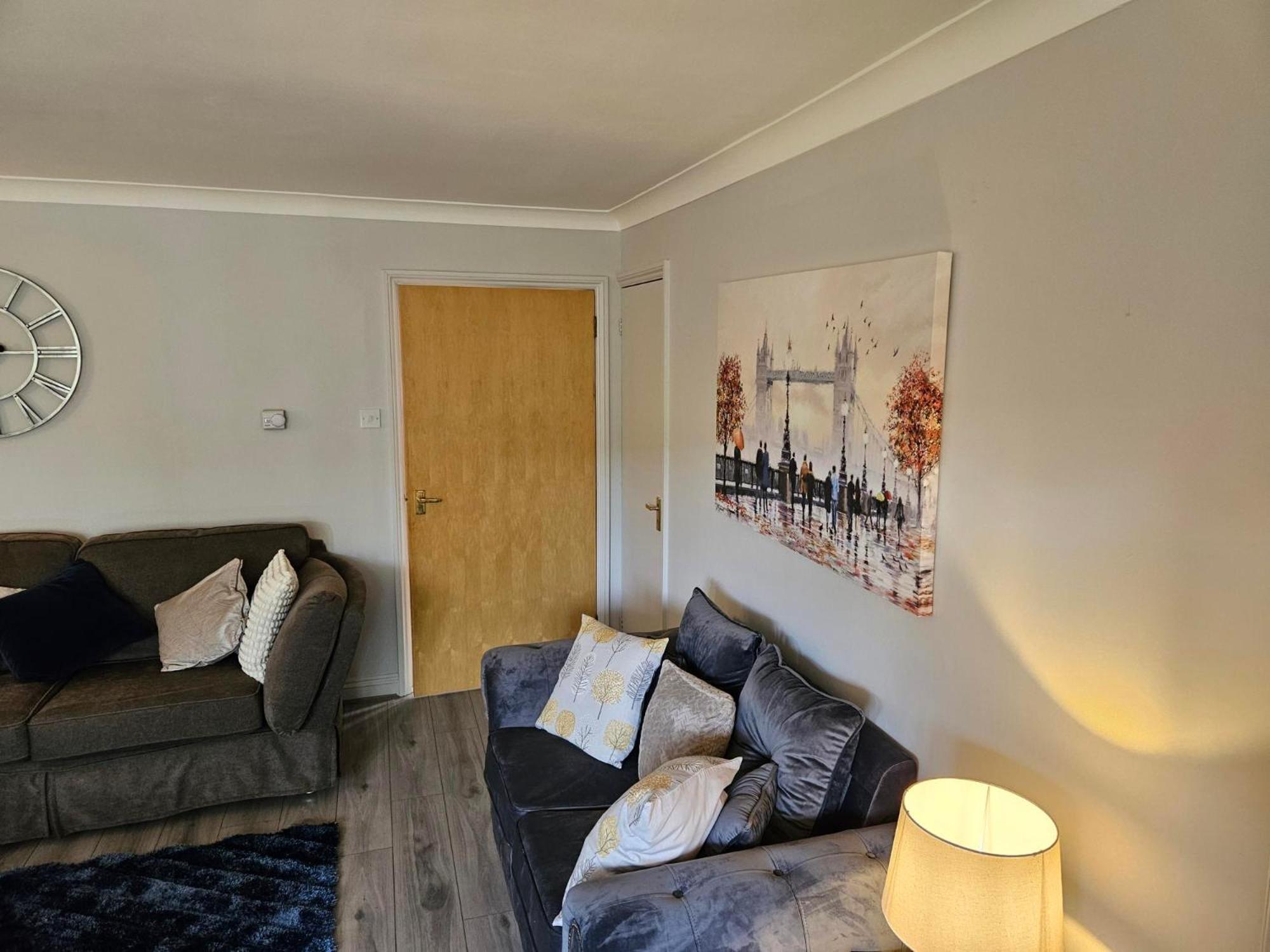 Redcot Gardens Stamford 4 Bed Contractor Familt Home With Parking Екстер'єр фото