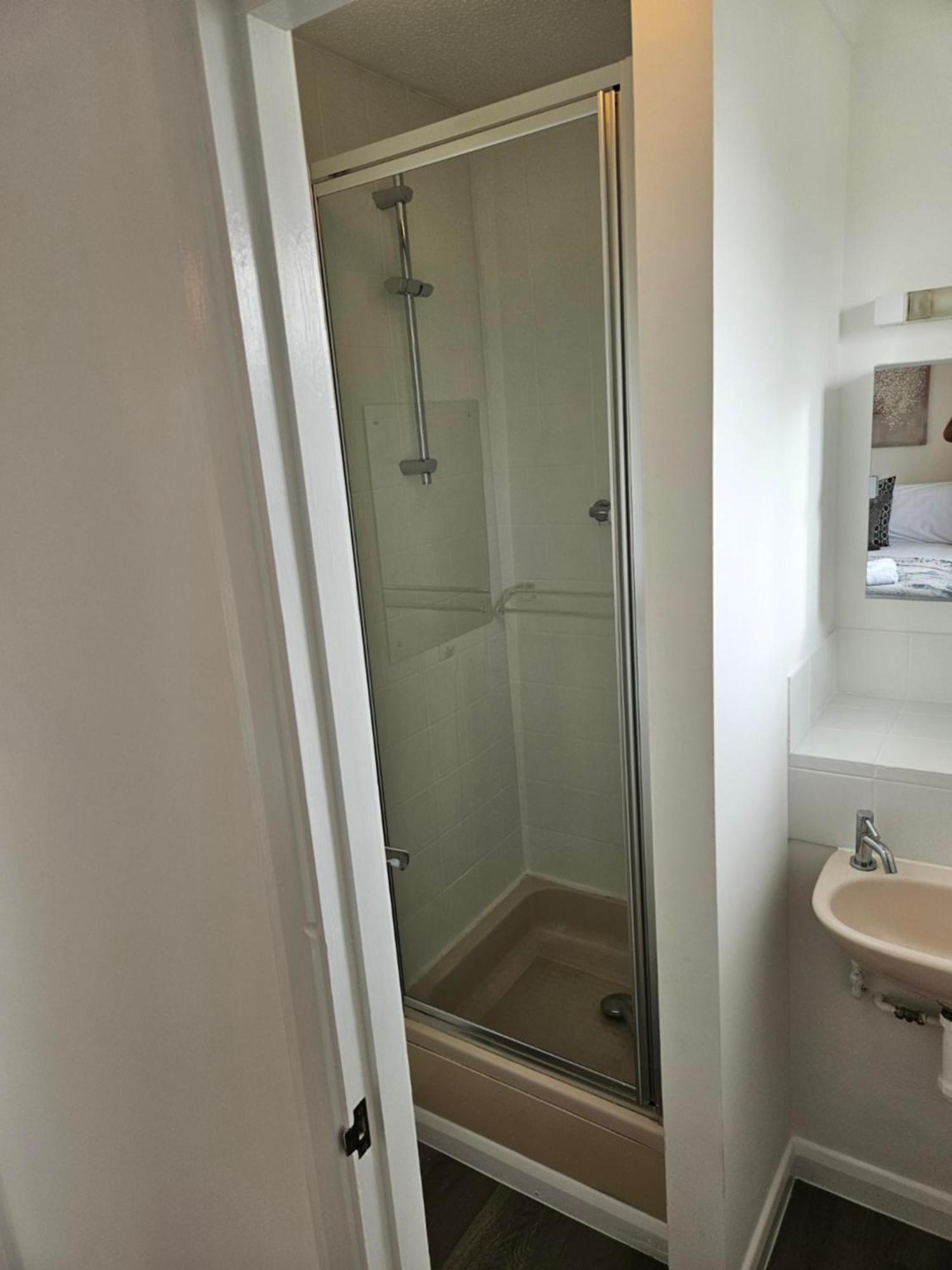 Redcot Gardens Stamford 4 Bed Contractor Familt Home With Parking Екстер'єр фото