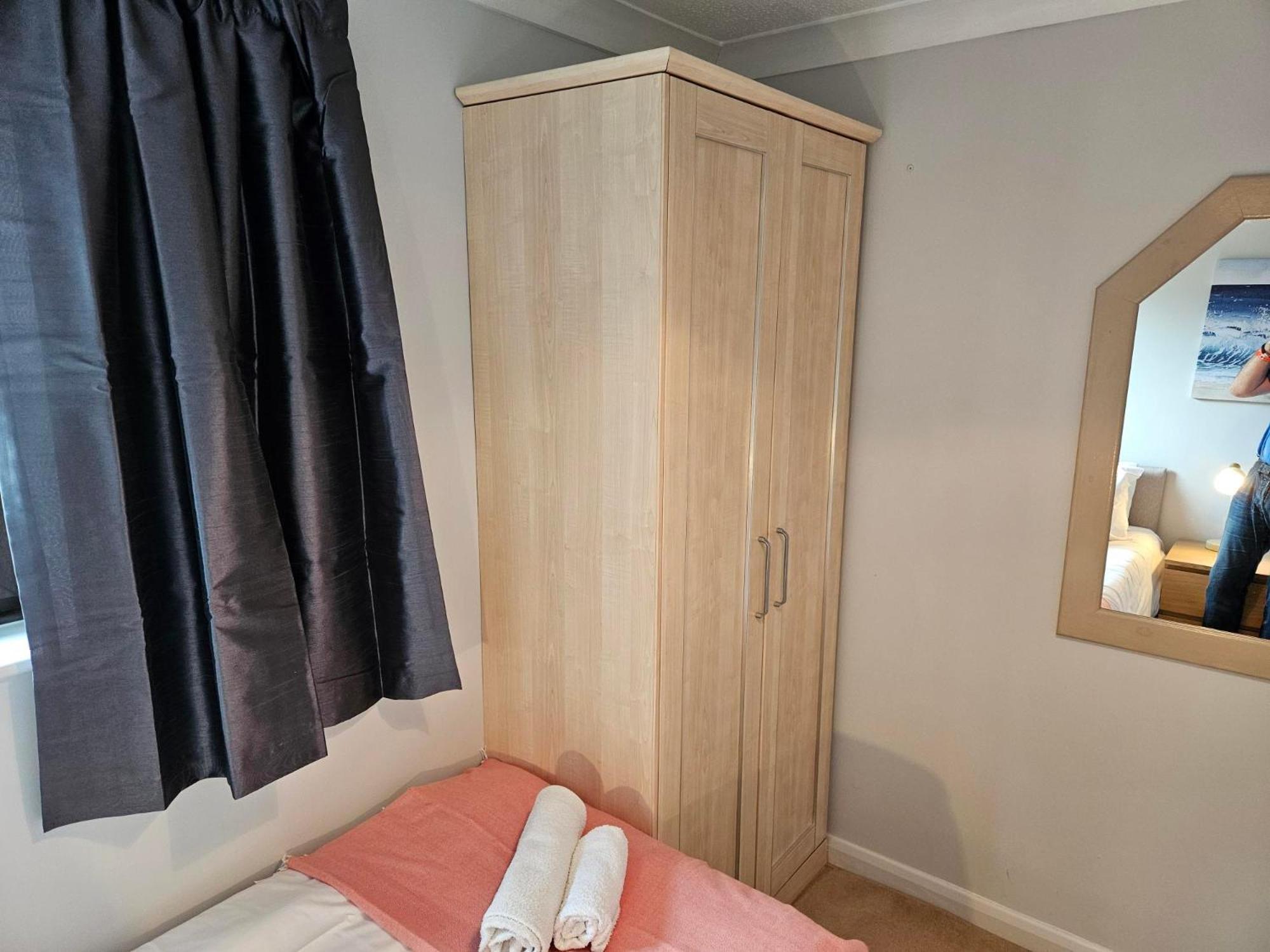Redcot Gardens Stamford 4 Bed Contractor Familt Home With Parking Екстер'єр фото