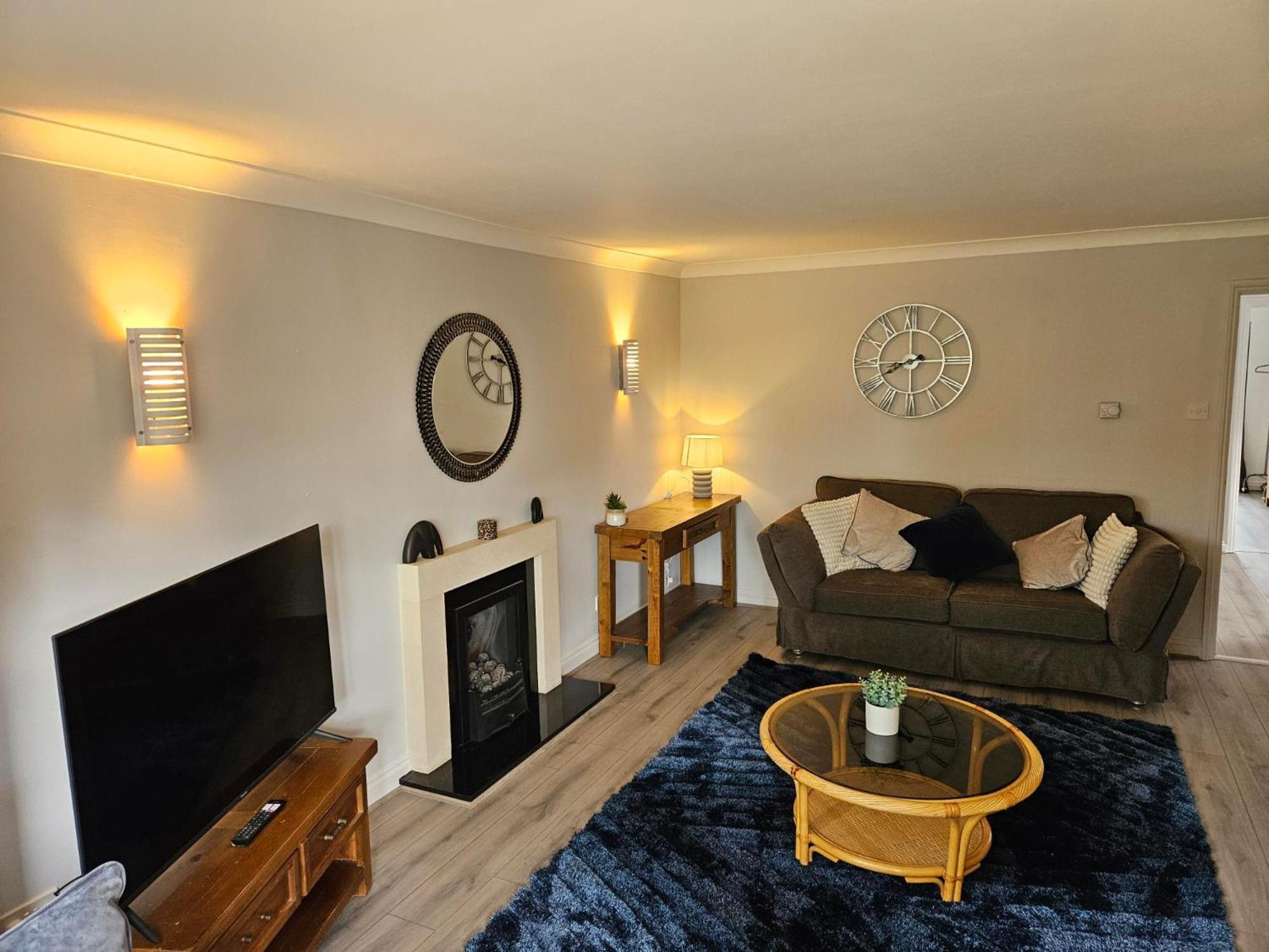 Redcot Gardens Stamford 4 Bed Contractor Familt Home With Parking Екстер'єр фото