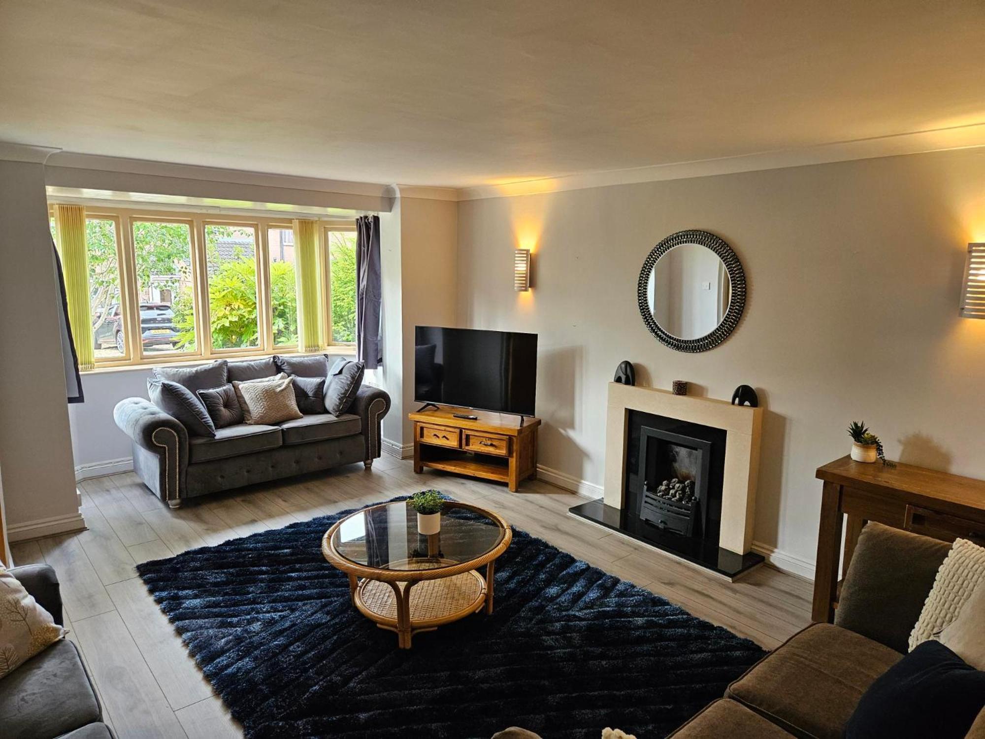 Redcot Gardens Stamford 4 Bed Contractor Familt Home With Parking Екстер'єр фото